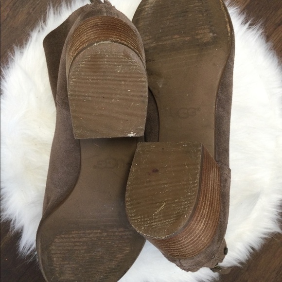Ugg Brown suede size 9 booties - Picture 3 of 8